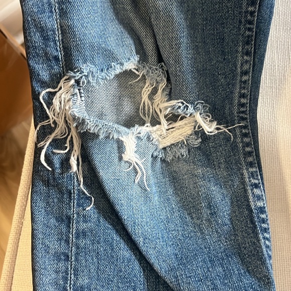 MOTHER The Tomcat Distressed Crop Jeans - Picture 7 of 7